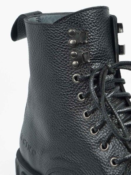 boot-dasiti-black-details